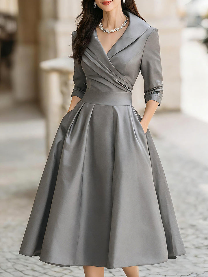 Petula | Vestido midi de satén de inspiración vintage con cuello drapeado
