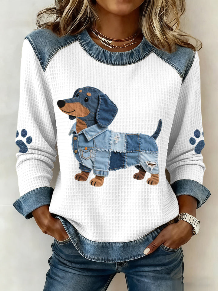 Nuria - Perro salchicha encantador con patchwork denim
